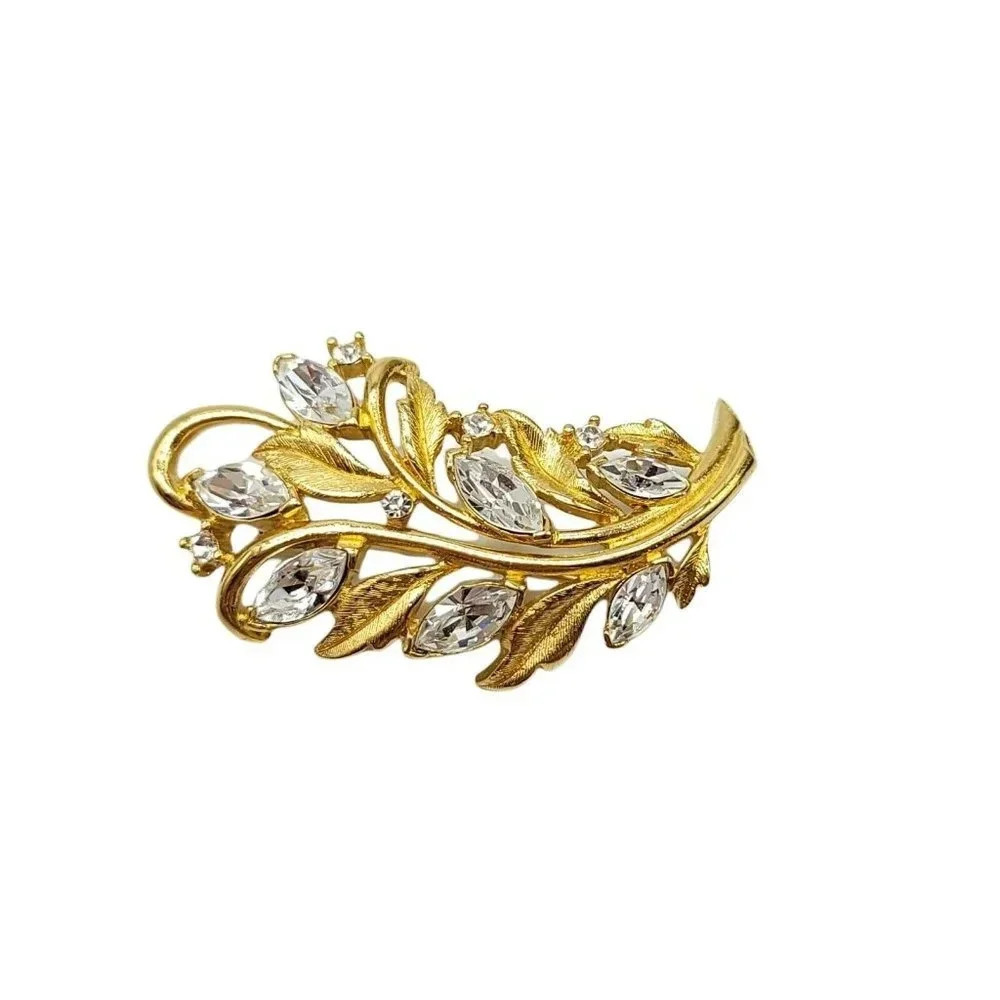 Crown Trifari Clear Rhinestone Leaf Flower Pin Brooch Gold Tone 1970s Era